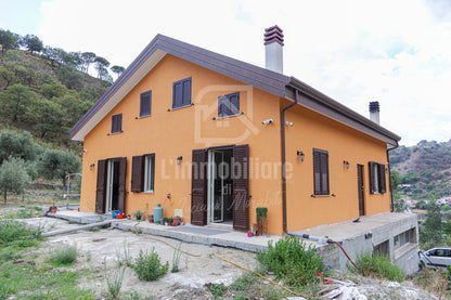 Villa in vendita in contrada Ortera S. Margherita, Messina rif. 30917643