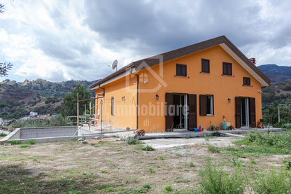 Villa in vendita in contrada Ortera S. Margherita, Messina rif. 30917643