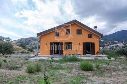 Villa in vendita in contrada Ortera S. Margherita, Messina rif. 30917643