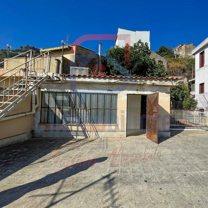 Casa indipendente in vendita in Molino S. Stefano Briga, Messina rif. 28221304