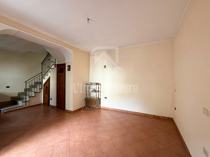 Casa indipendente in vendita in via Nuova 23, Messina rif. 31020420